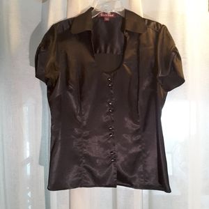 Gloria Vanderbuilt Button Down Top